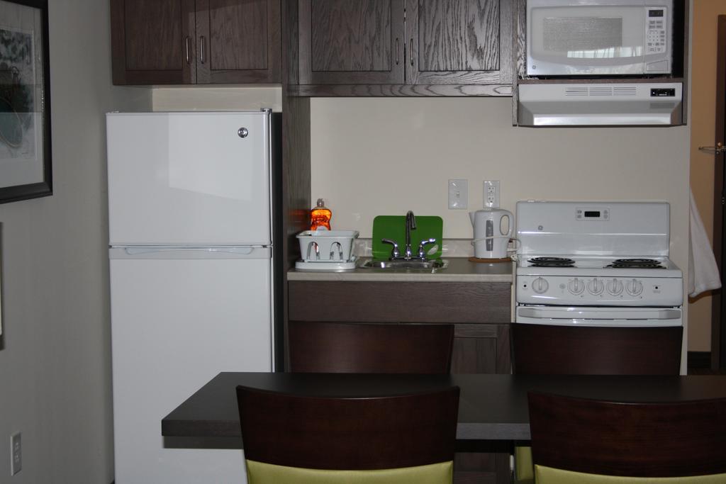 Crossroads Inn & Suites Paradise ภายนอก รูปภาพ