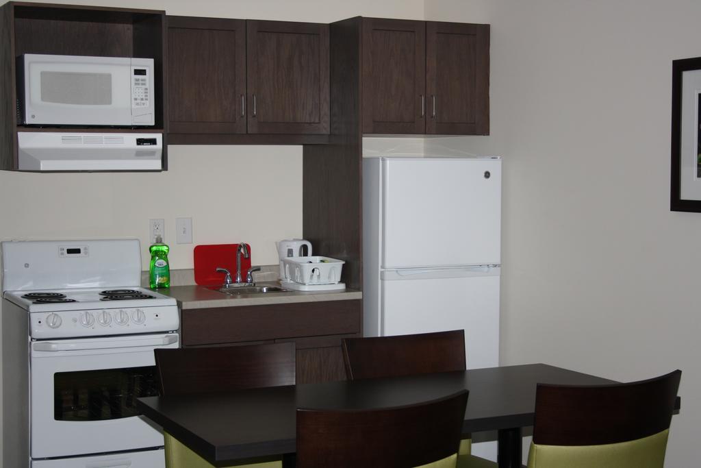 Crossroads Inn & Suites Paradise ภายนอก รูปภาพ