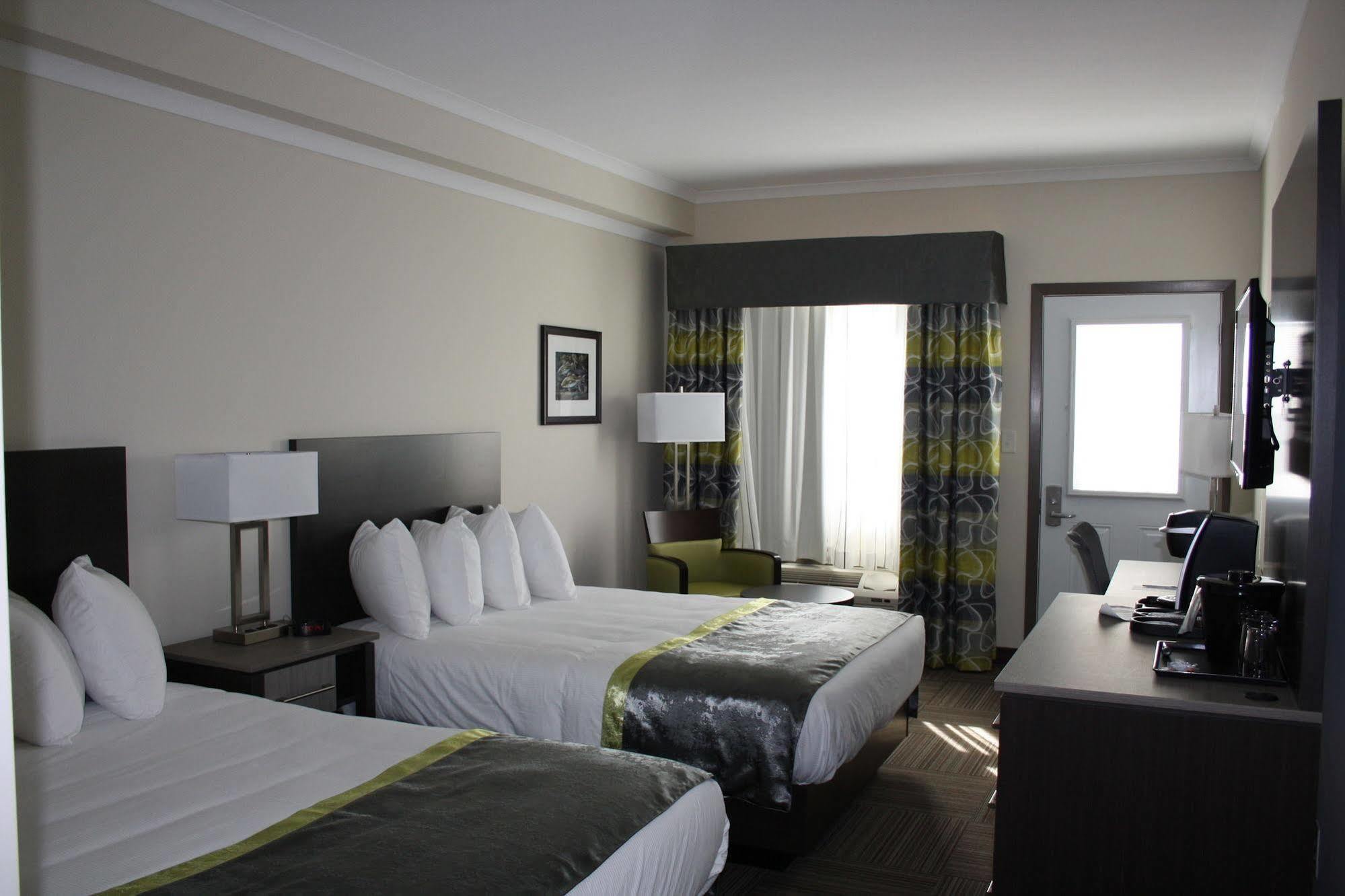 Crossroads Inn & Suites Paradise ภายนอก รูปภาพ